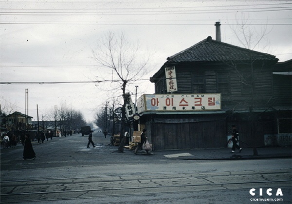 ▶CICA미술관 사진전: 1956-1957 한국 (2014년 11월 29일-2015년 2월 28일) 서울풍경 (사진제공: CICA미술관)